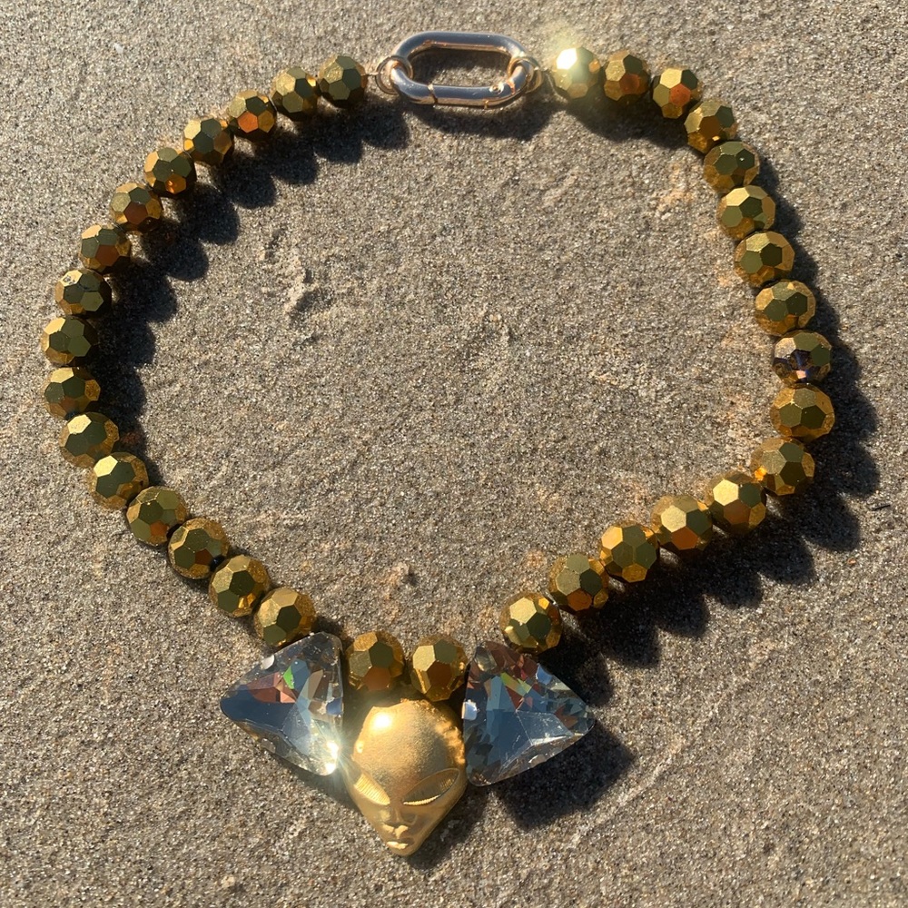 ✨👽 Sparkly Gold Beaded Alien Necklace👽✨